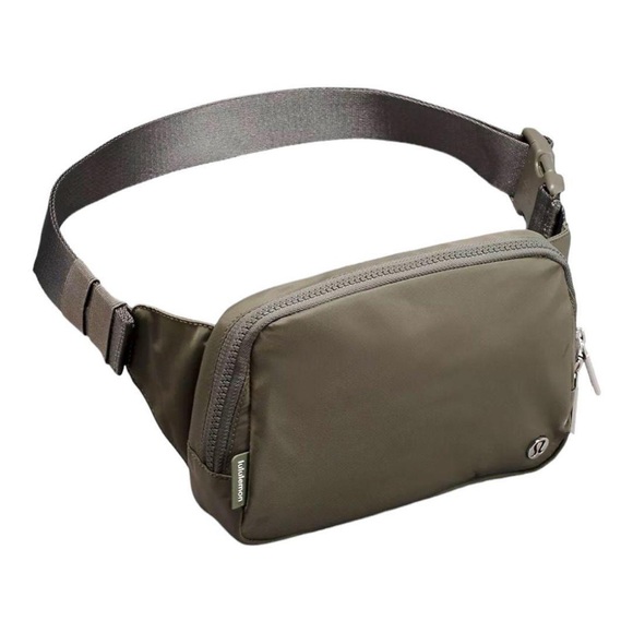 NWOT lululemon Everywhere Belt Bag LARGE 2 Liter Unisex - Picture 2 of 13